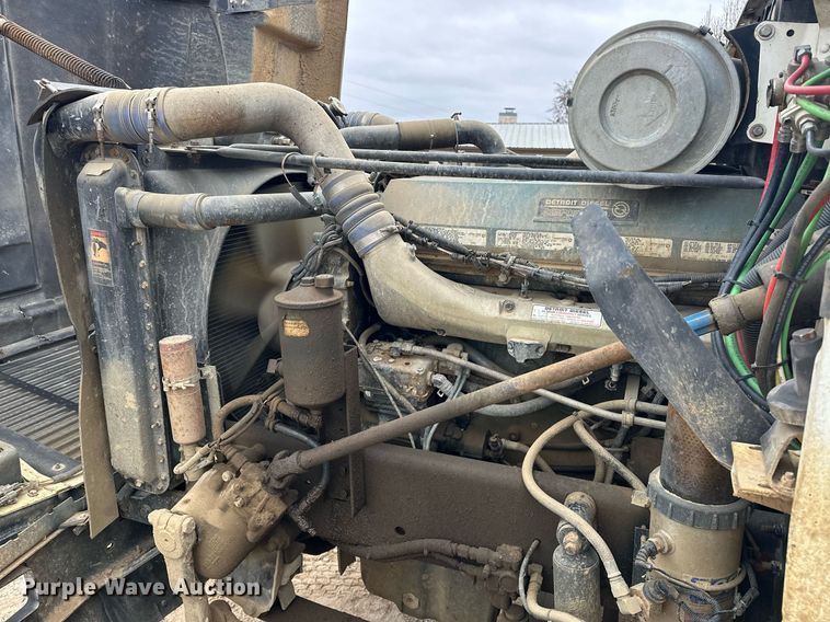 image for item EK0418 1999 Freightliner FLD semi truck