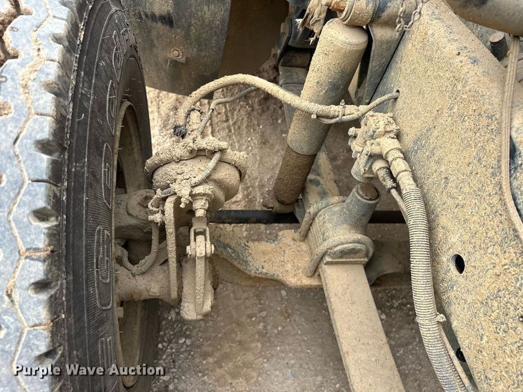 image for item EK0418 1999 Freightliner FLD semi truck