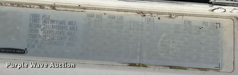 image for item EK0418 1999 Freightliner FLD semi truck