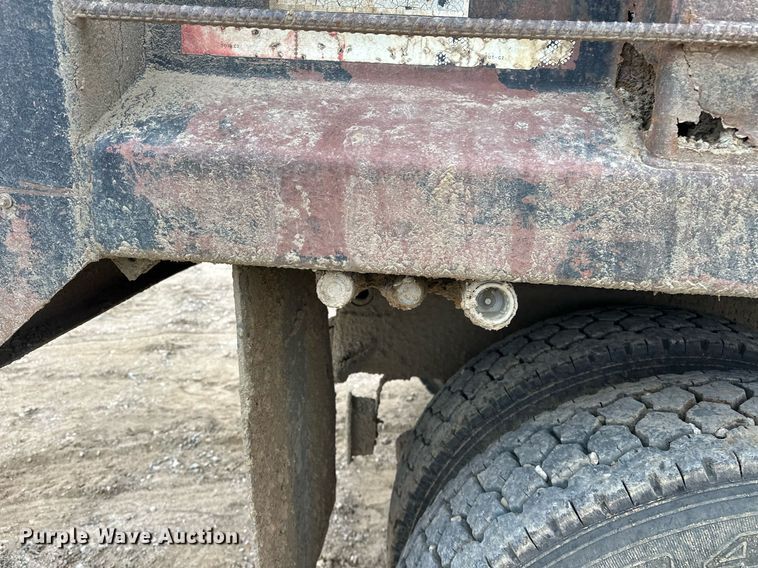 image for item EK0419 2004 International 7400 dump truck