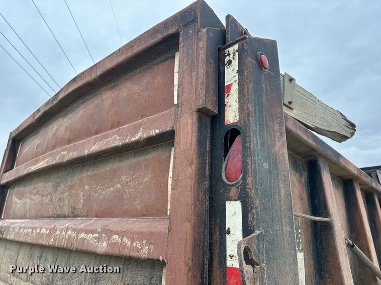 image for item EK0419 2004 International 7400 dump truck