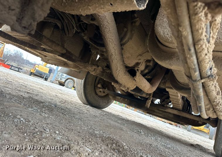 image for item EK0419 2004 International 7400 dump truck