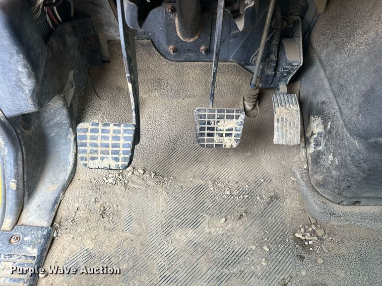 image for item EK0419 2004 International 7400 dump truck