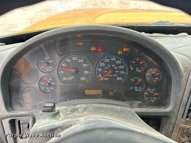 image for item EK0419 2004 International 7400 dump truck