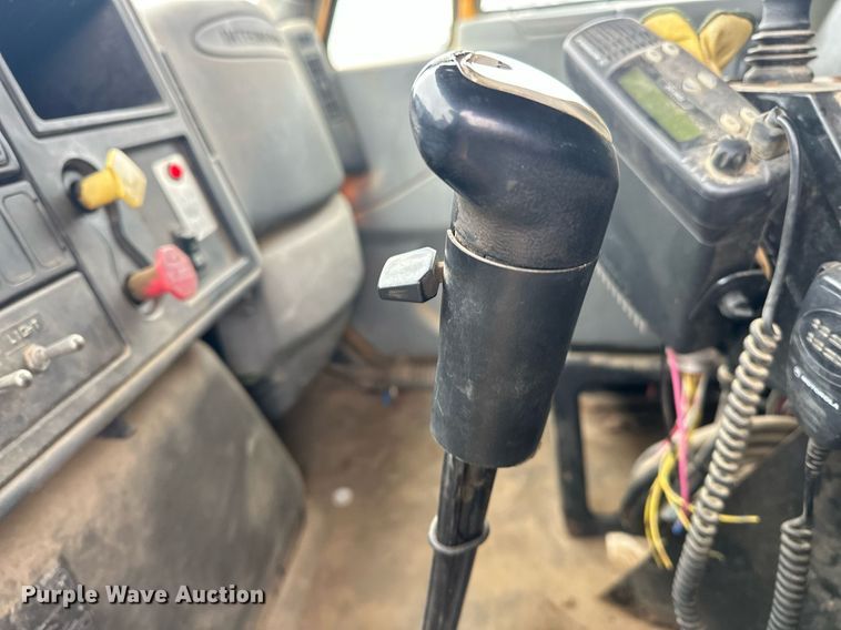 image for item EK0419 2004 International 7400 dump truck