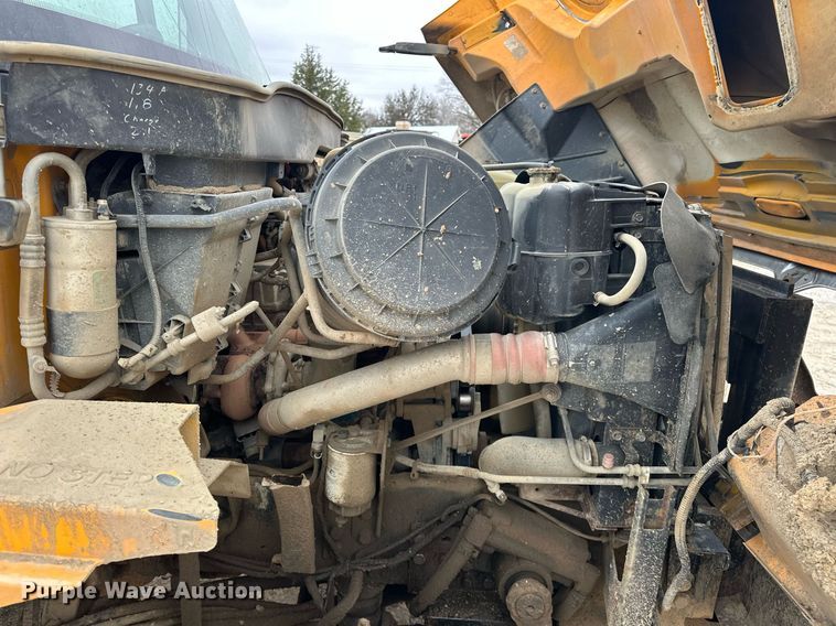 image for item EK0419 2004 International 7400 dump truck