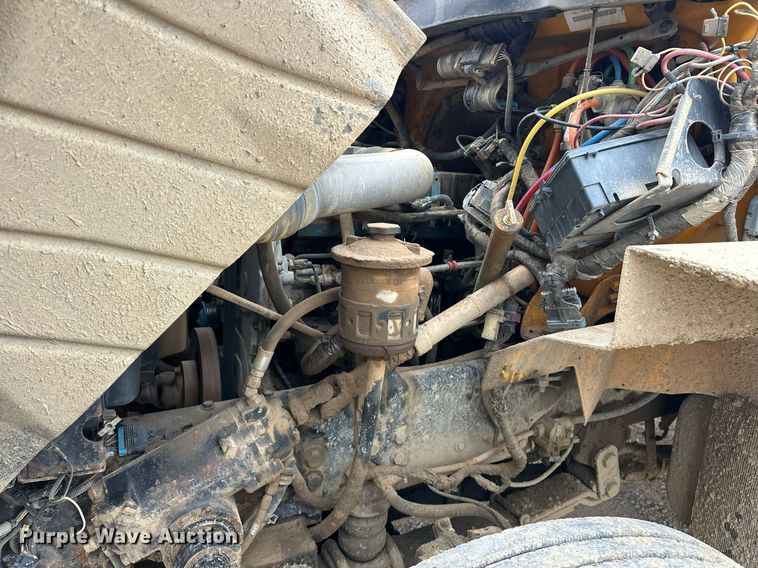 image for item EK0419 2004 International 7400 dump truck