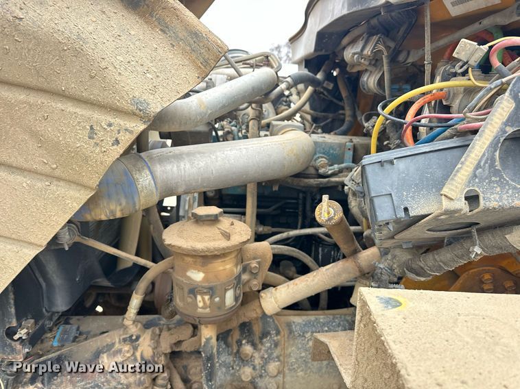 image for item EK0419 2004 International 7400 dump truck