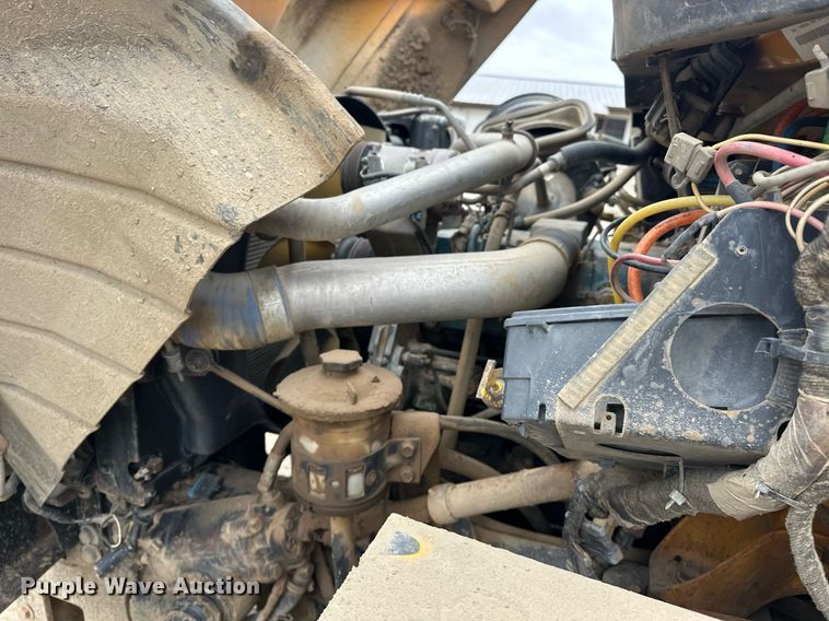 image for item EK0419 2004 International 7400 dump truck