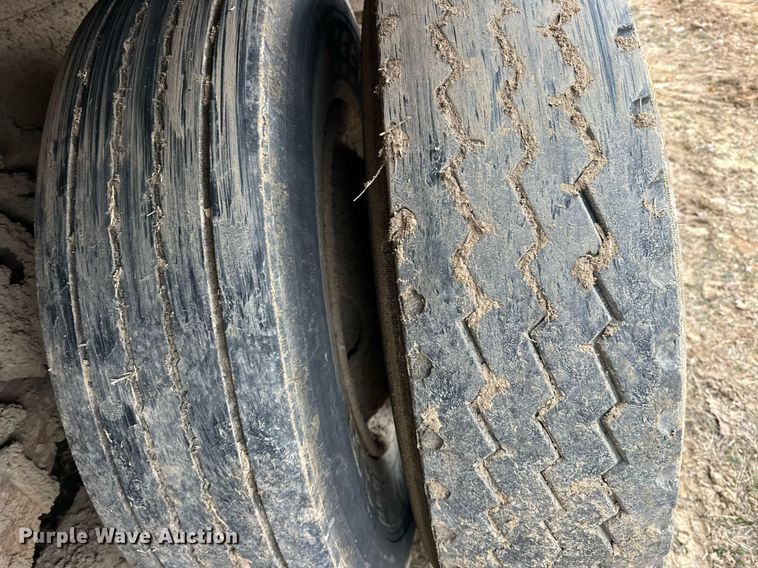 image for item EK0419 2004 International 7400 dump truck