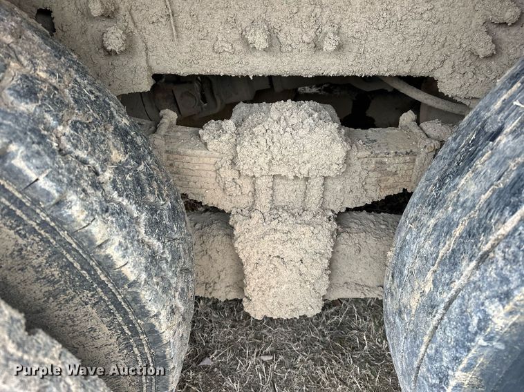 image for item EK0419 2004 International 7400 dump truck