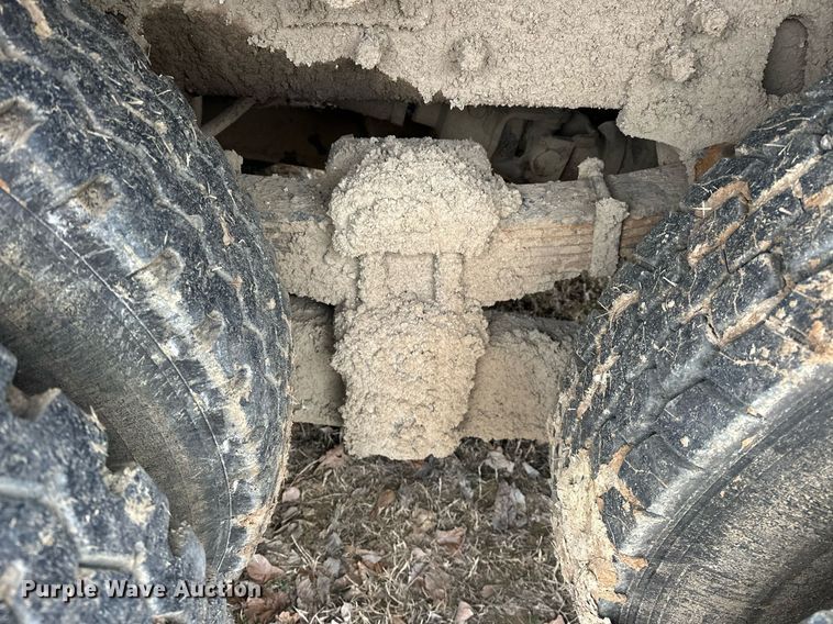 image for item EK0419 2004 International 7400 dump truck