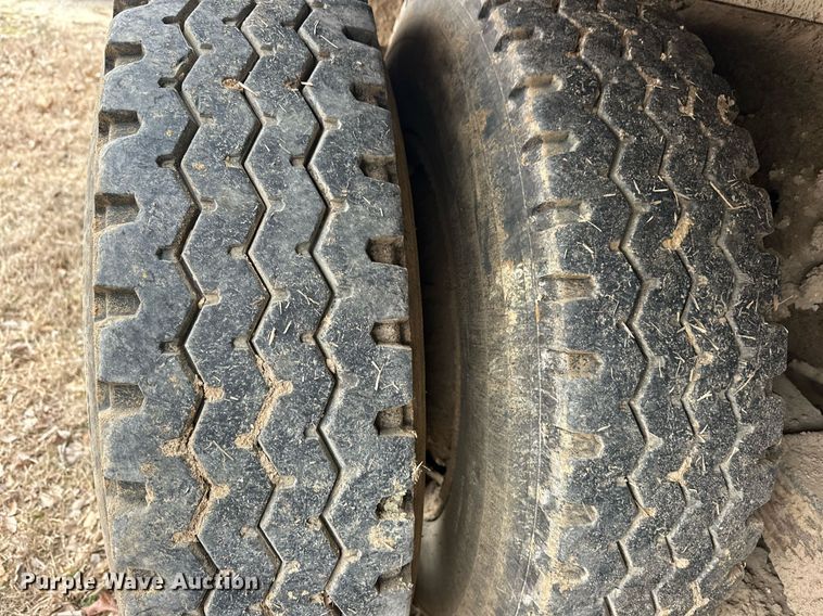 image for item EK0419 2004 International 7400 dump truck