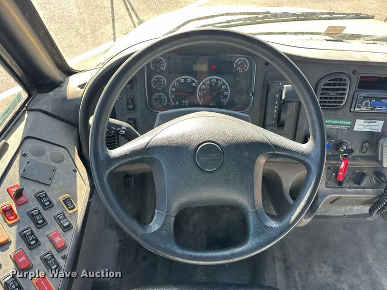 image for item EK0443 2009 Freightliner  Saf-T-Liner C2 school bus