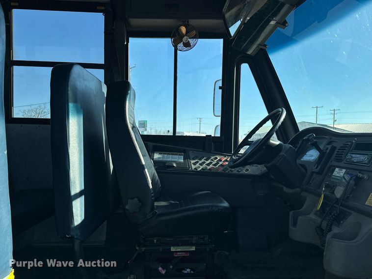 image for item EK0444 2009 Thomas Built Saf-T-Liner C2 school bus