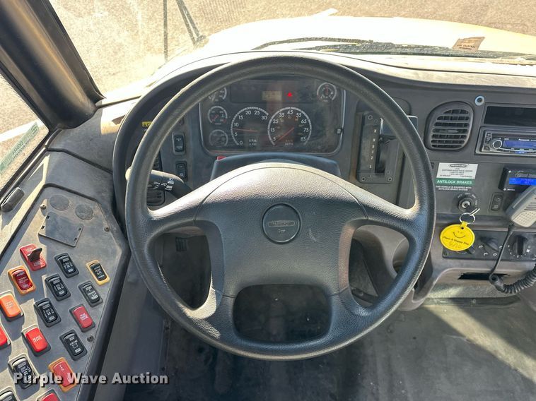 image for item EK0444 2009 Thomas Built Saf-T-Liner C2 school bus