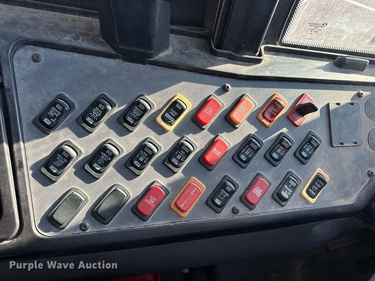 image for item EK0444 2009 Thomas Built Saf-T-Liner C2 school bus