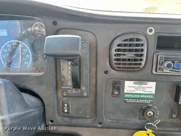 image for item EK0444 2009 Thomas Built Saf-T-Liner C2 school bus