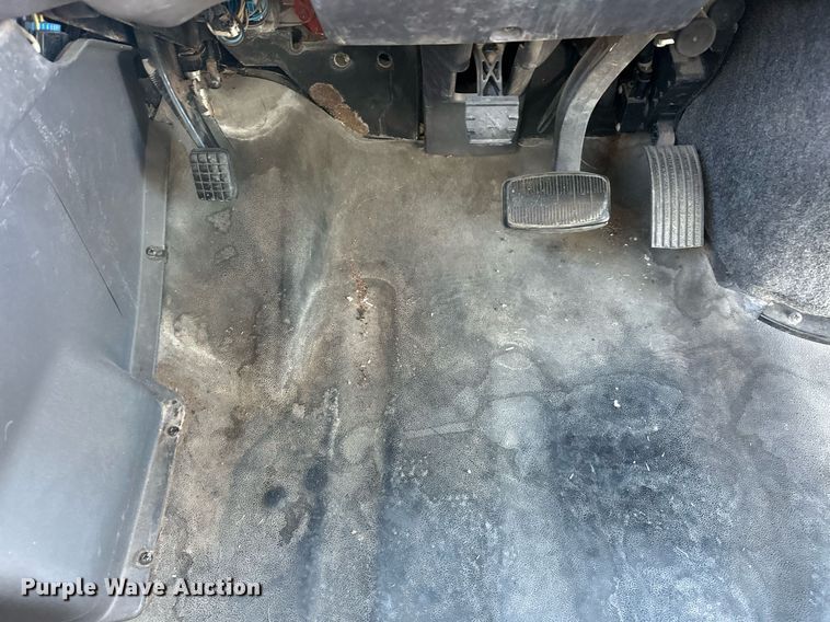 image for item EK0444 2009 Thomas Built Saf-T-Liner C2 school bus