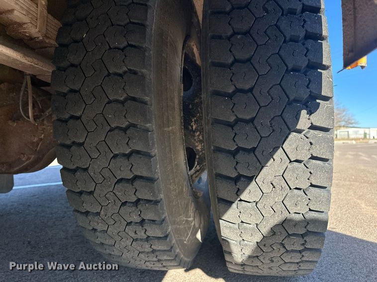 image for item EK0444 2009 Thomas Built Saf-T-Liner C2 school bus