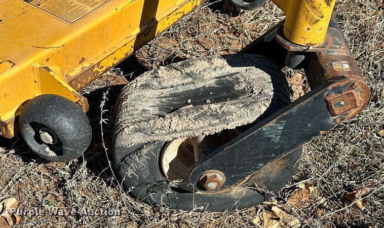 image for item EK0450 2008 Hustler Super Z ZTR lawn mower