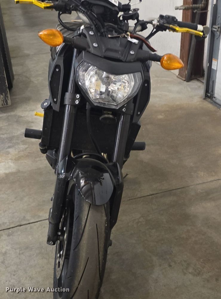 image for item EK2271 2016 Yamaha FZ09 motorcycle