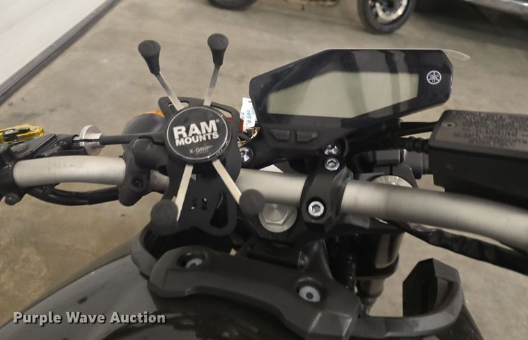 image for item EK2271 2016 Yamaha FZ09 motorcycle