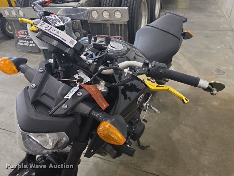 image for item EK2271 2016 Yamaha FZ09 motorcycle