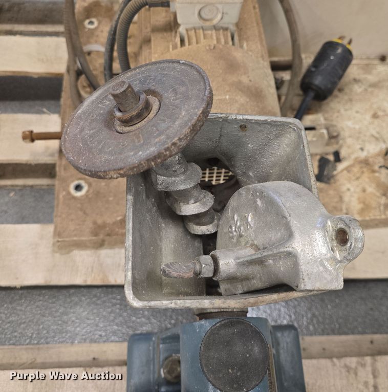 image for item EK5025 (2) grain mills