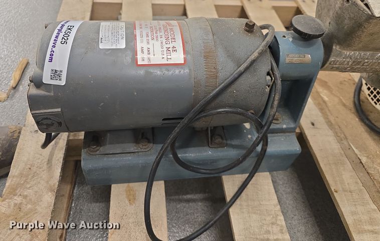 image for item EK5025 (2) grain mills