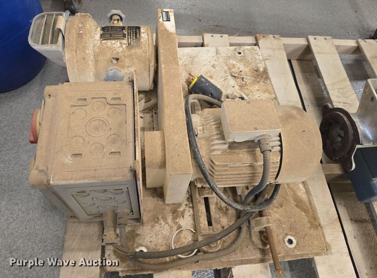 image for item EK5025 (2) grain mills