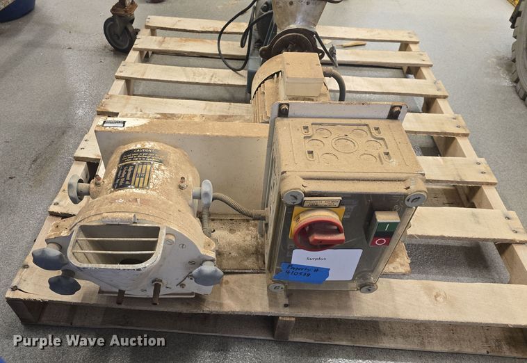 image for item EK5025 (2) grain mills