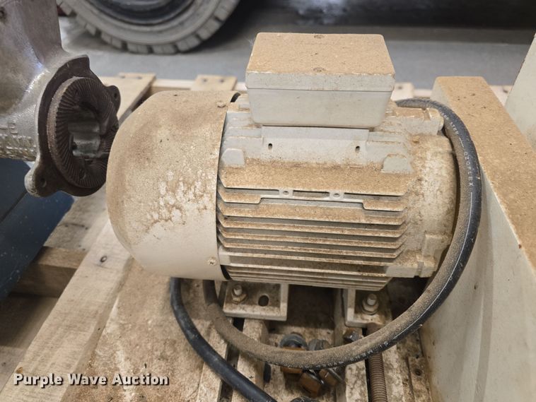 image for item EK5025 (2) grain mills