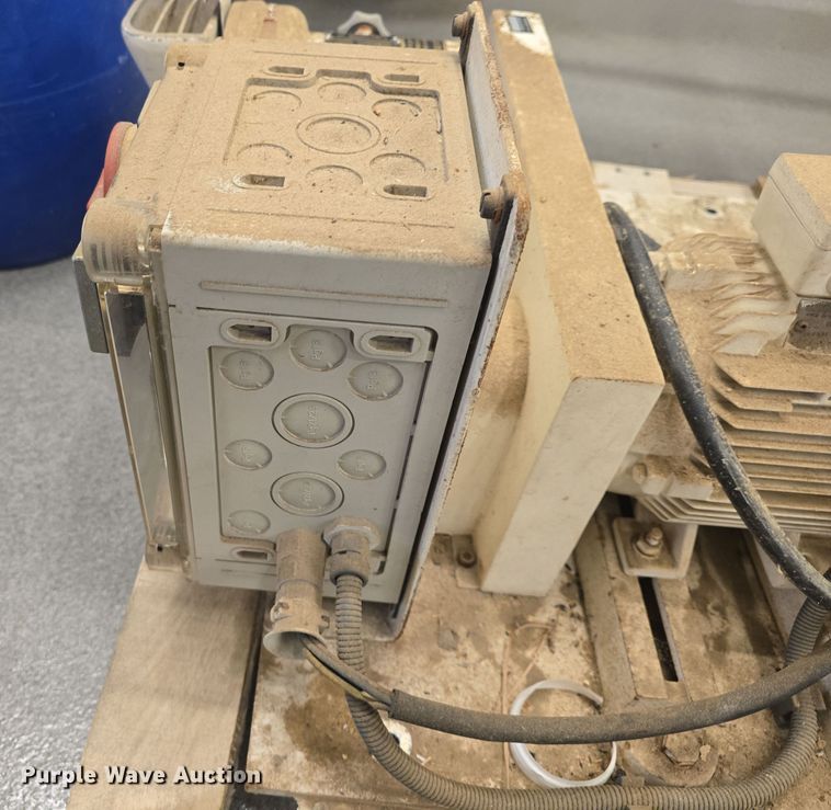 image for item EK5025 (2) grain mills