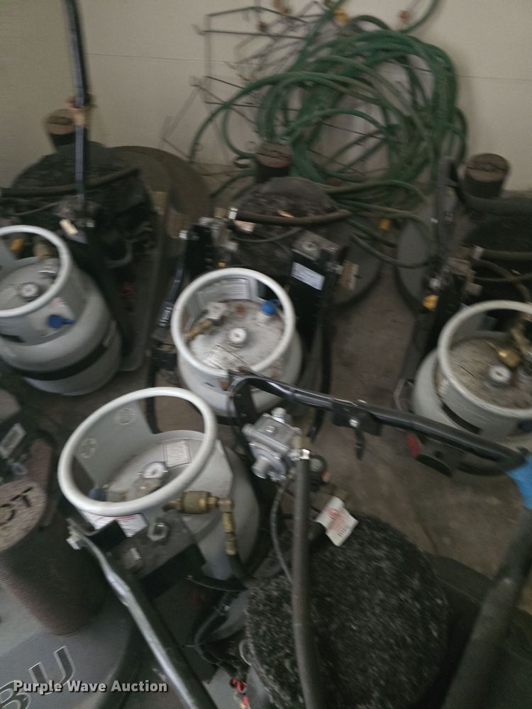 image for item EK5037 (11) PBU 27KB floor cleaners