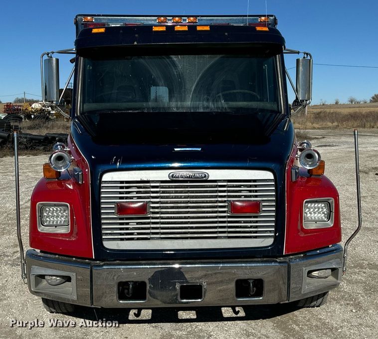 image for item EN5117 2000 Freightliner FL50 ambulance