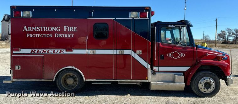 image for item EN5117 2000 Freightliner FL50 ambulance