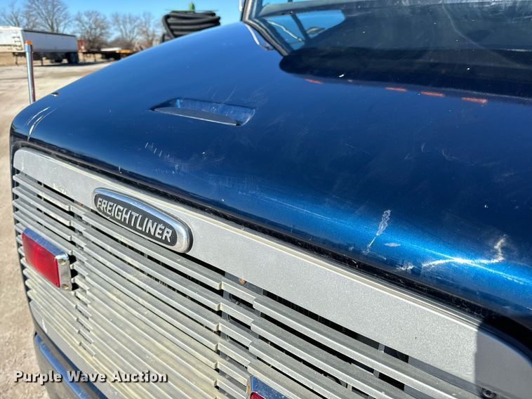 image for item EN5117 2000 Freightliner FL50 ambulance