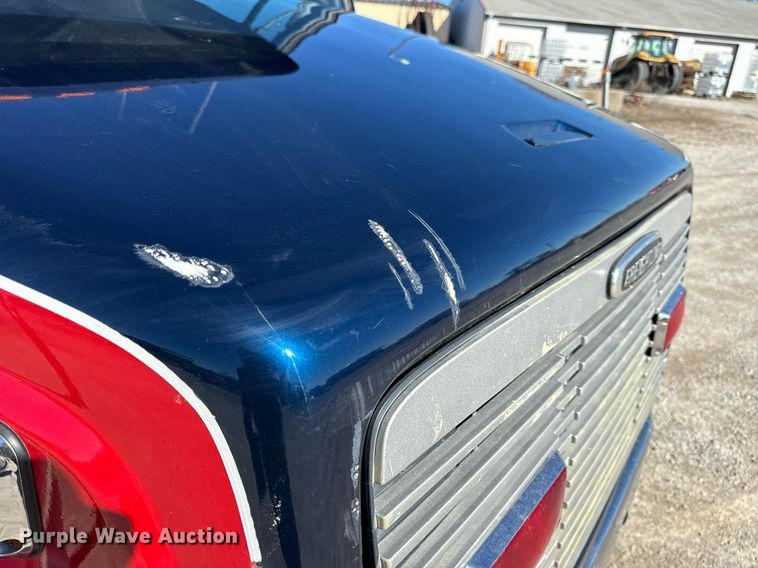 image for item EN5117 2000 Freightliner FL50 ambulance