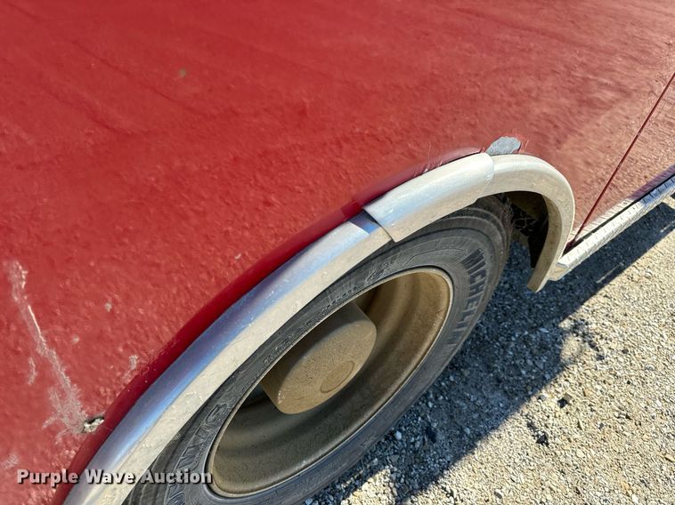 image for item EN5117 2000 Freightliner FL50 ambulance