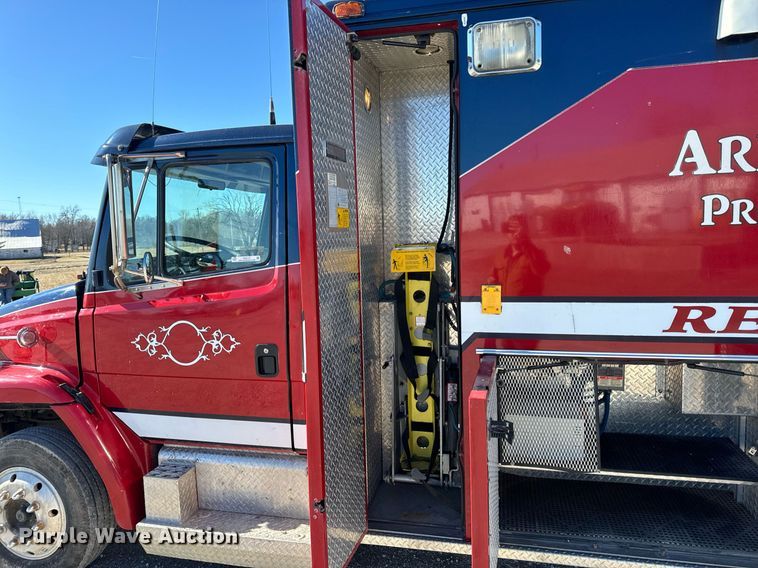 image for item EN5117 2000 Freightliner FL50 ambulance