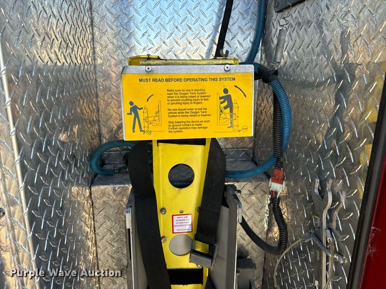 image for item EN5117 2000 Freightliner FL50 ambulance