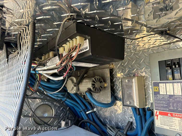 image for item EN5117 2000 Freightliner FL50 ambulance