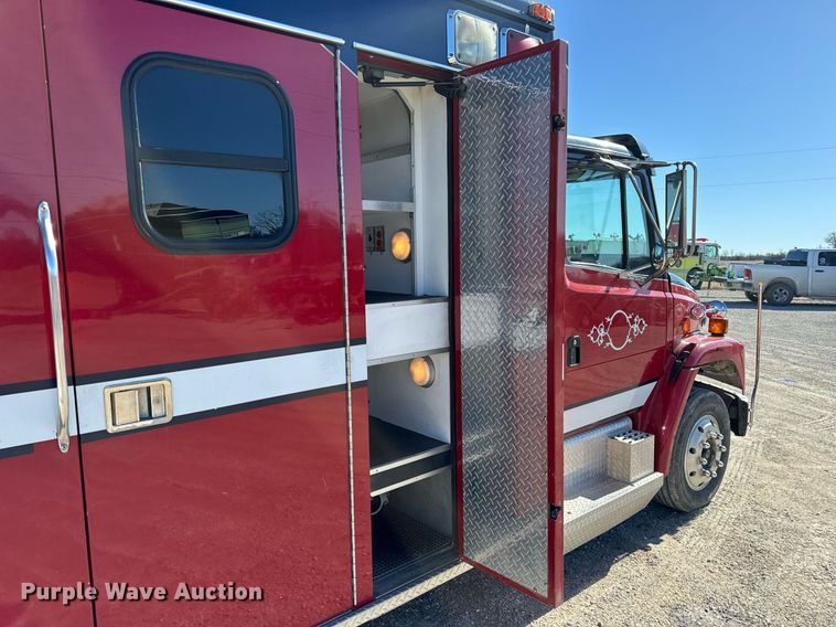 image for item EN5117 2000 Freightliner FL50 ambulance