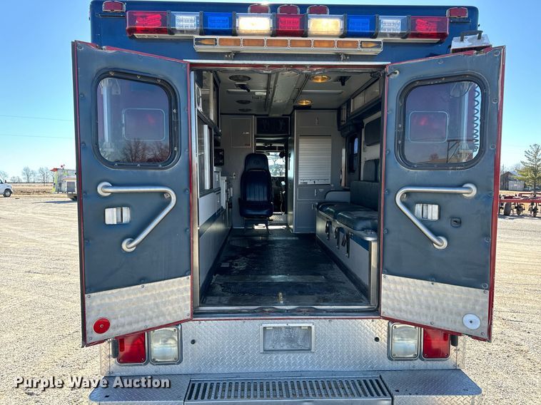 image for item EN5117 2000 Freightliner FL50 ambulance