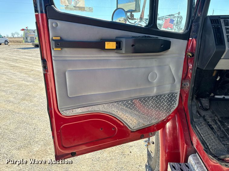 image for item EN5117 2000 Freightliner FL50 ambulance