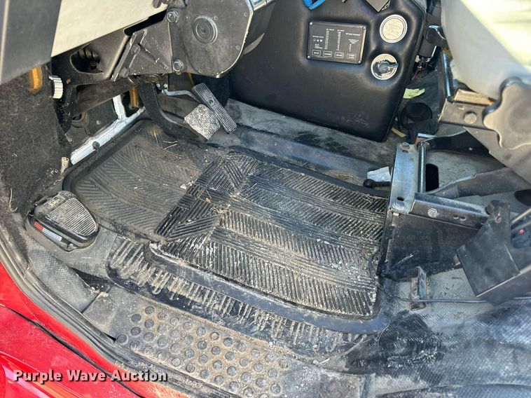 image for item EN5117 2000 Freightliner FL50 ambulance