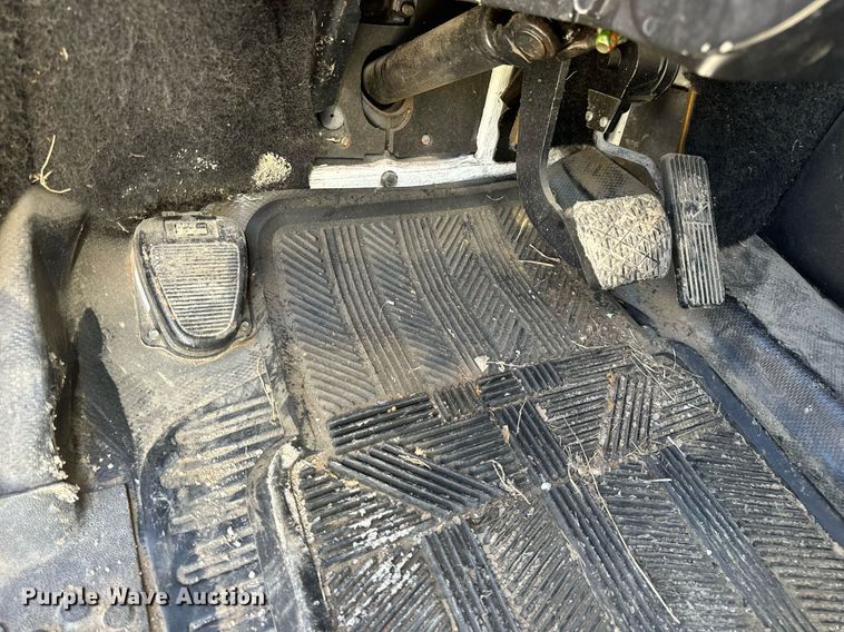 image for item EN5117 2000 Freightliner FL50 ambulance