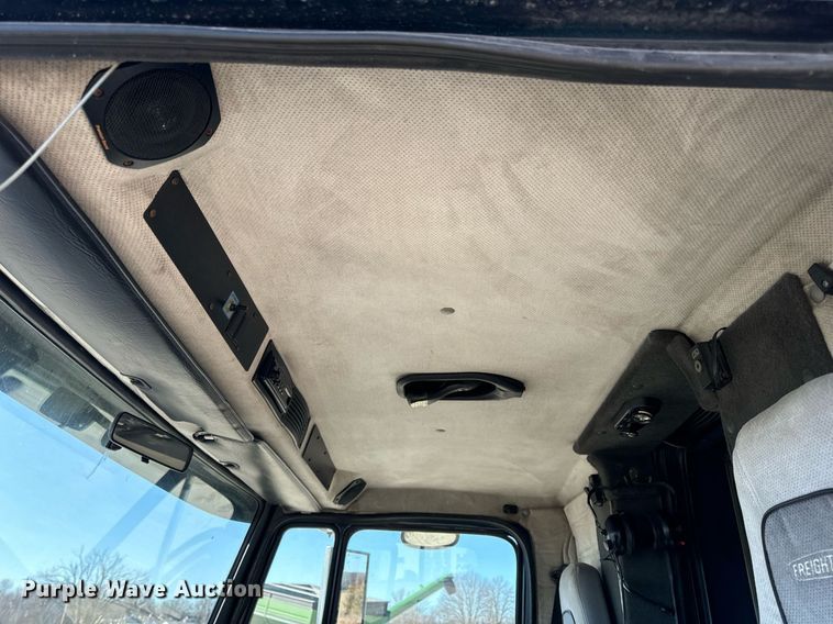 image for item EN5117 2000 Freightliner FL50 ambulance