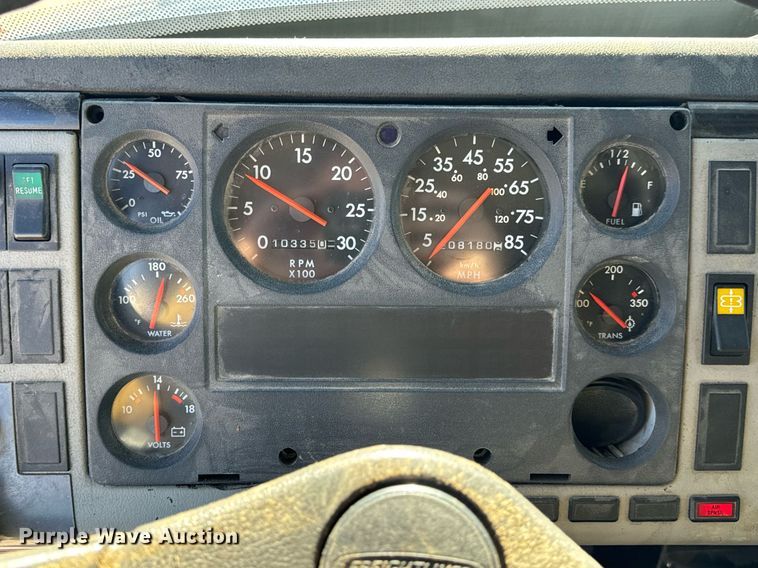 image for item EN5117 2000 Freightliner FL50 ambulance